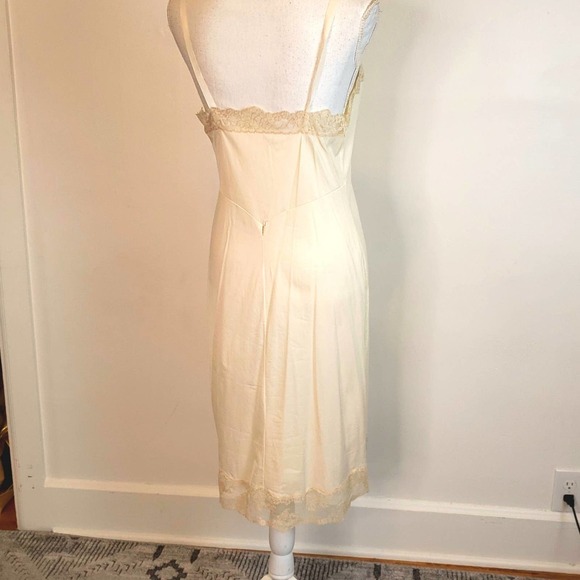 Vintage Ivory Slip - Picture 7 of 8